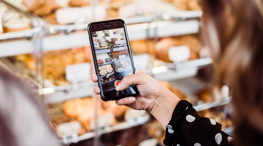12 Techniques to Improve Your Engagement in Instagram Stories 1 jenna day jMsJlnMMyZI unsplash 1